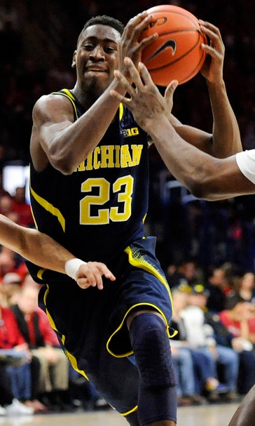 No. 3 Arizona routs Michigan